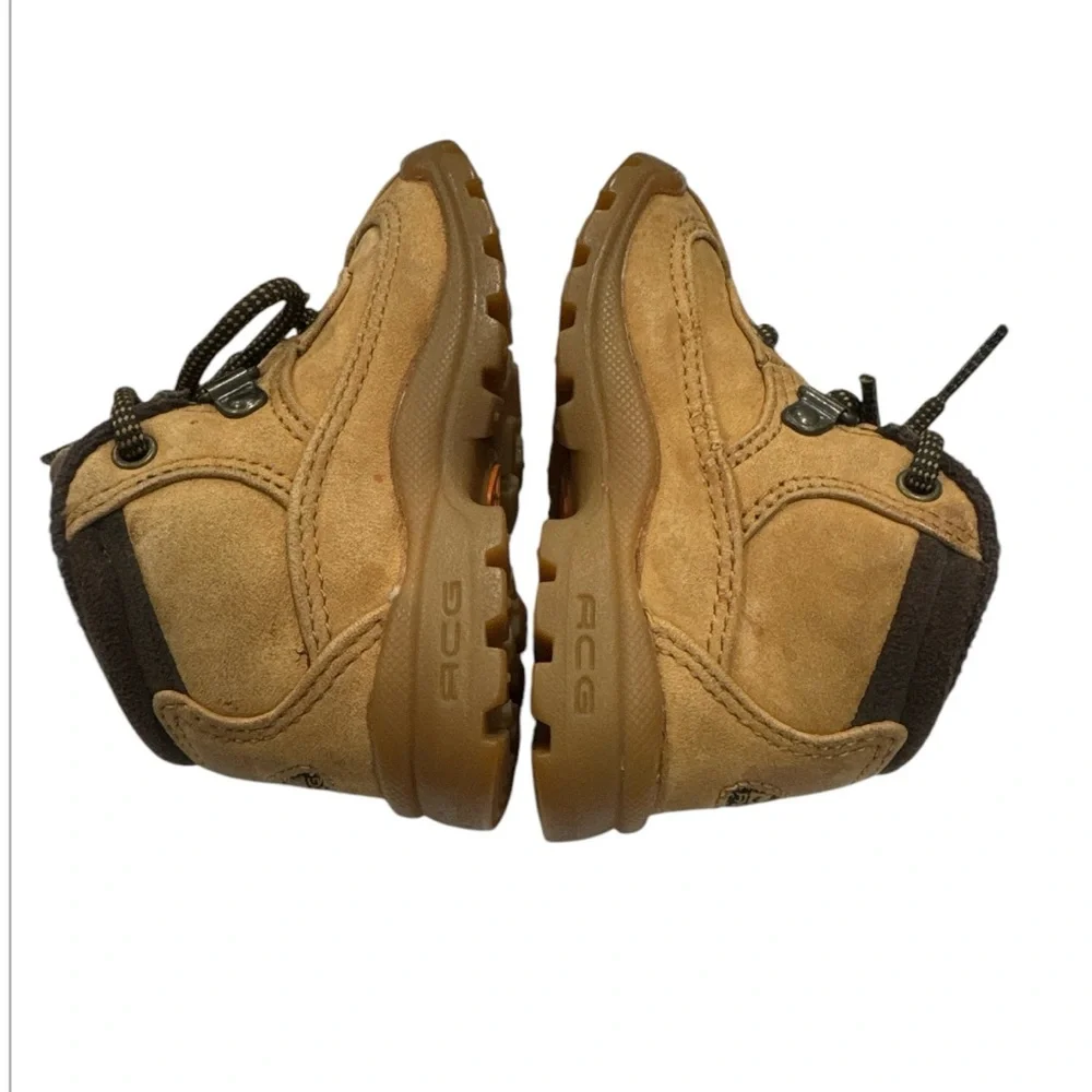 Nike ACG Kids Tan Boots Size 4C